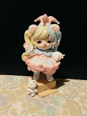 Mamia “Once Upon a Time” Joker Figure – Chaos in a Fairytale Twist